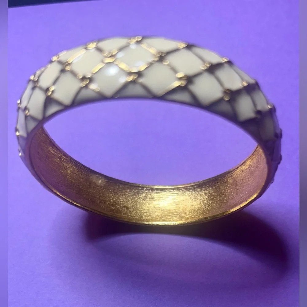 Kate Spade New York Cream and Gold Tone Lattice Bangle Bracelet, NWOT, Designer